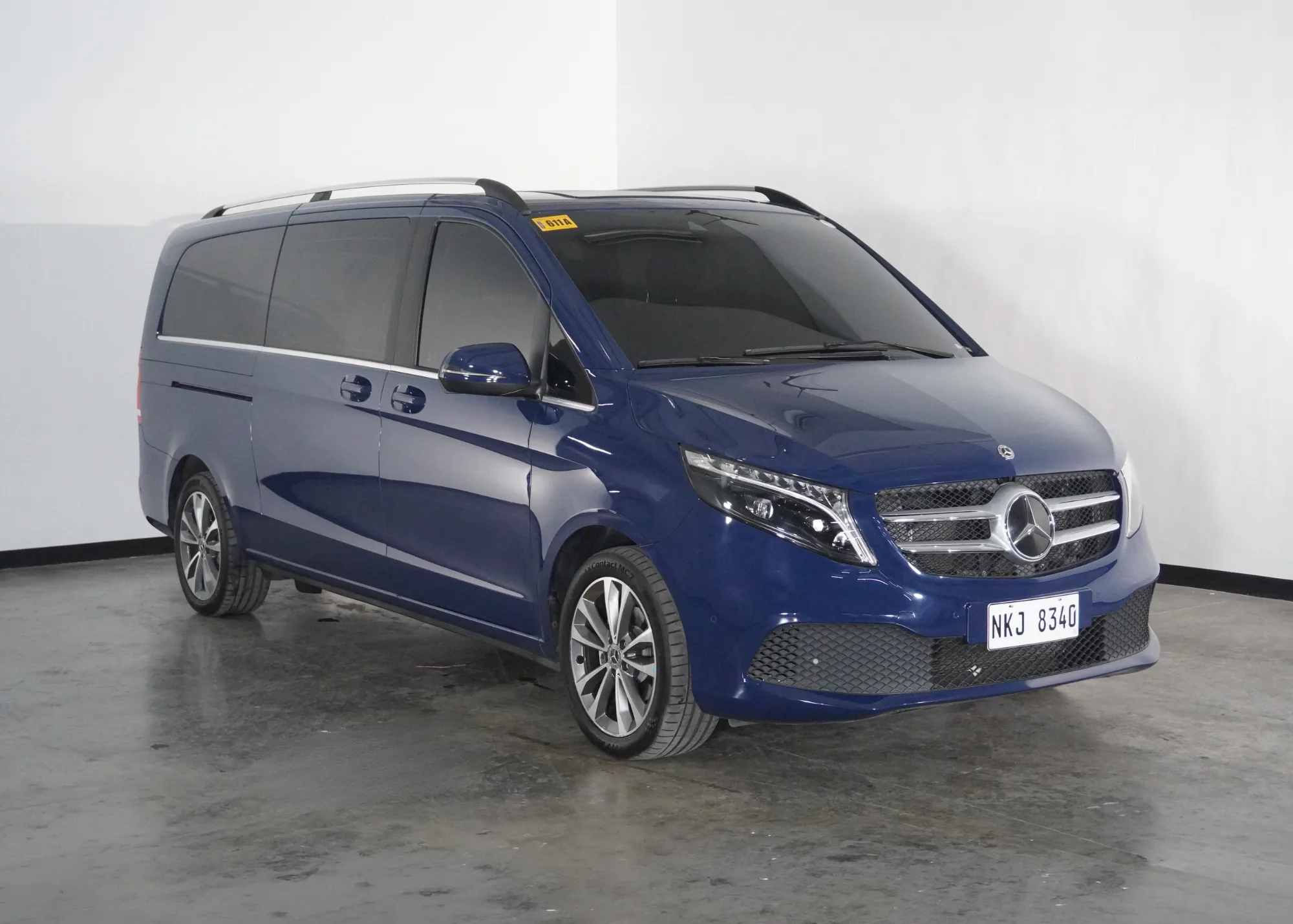 V-Class Blue Front View